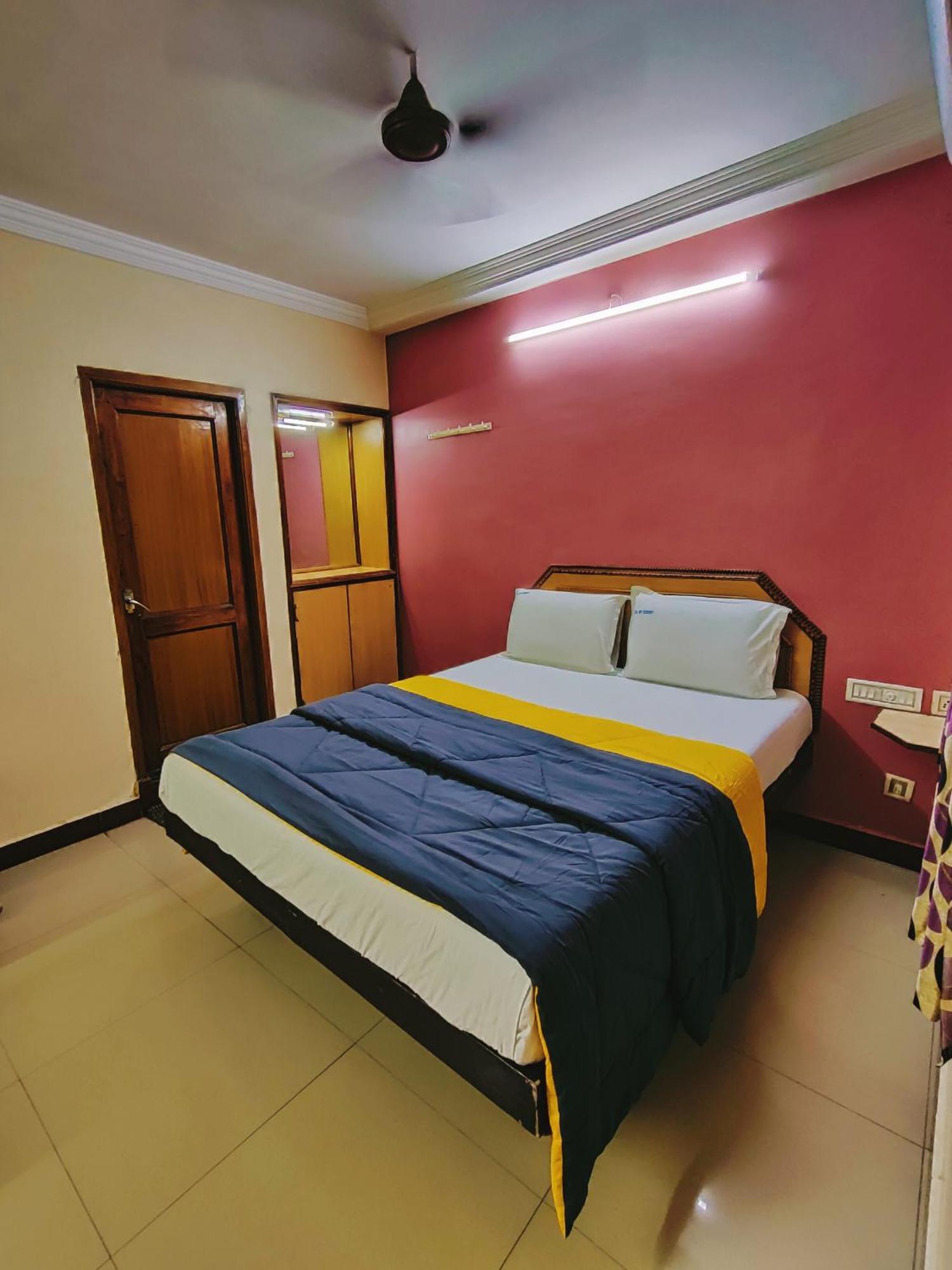 Hotel Dkr Residency Tirupati Phòng bức ảnh