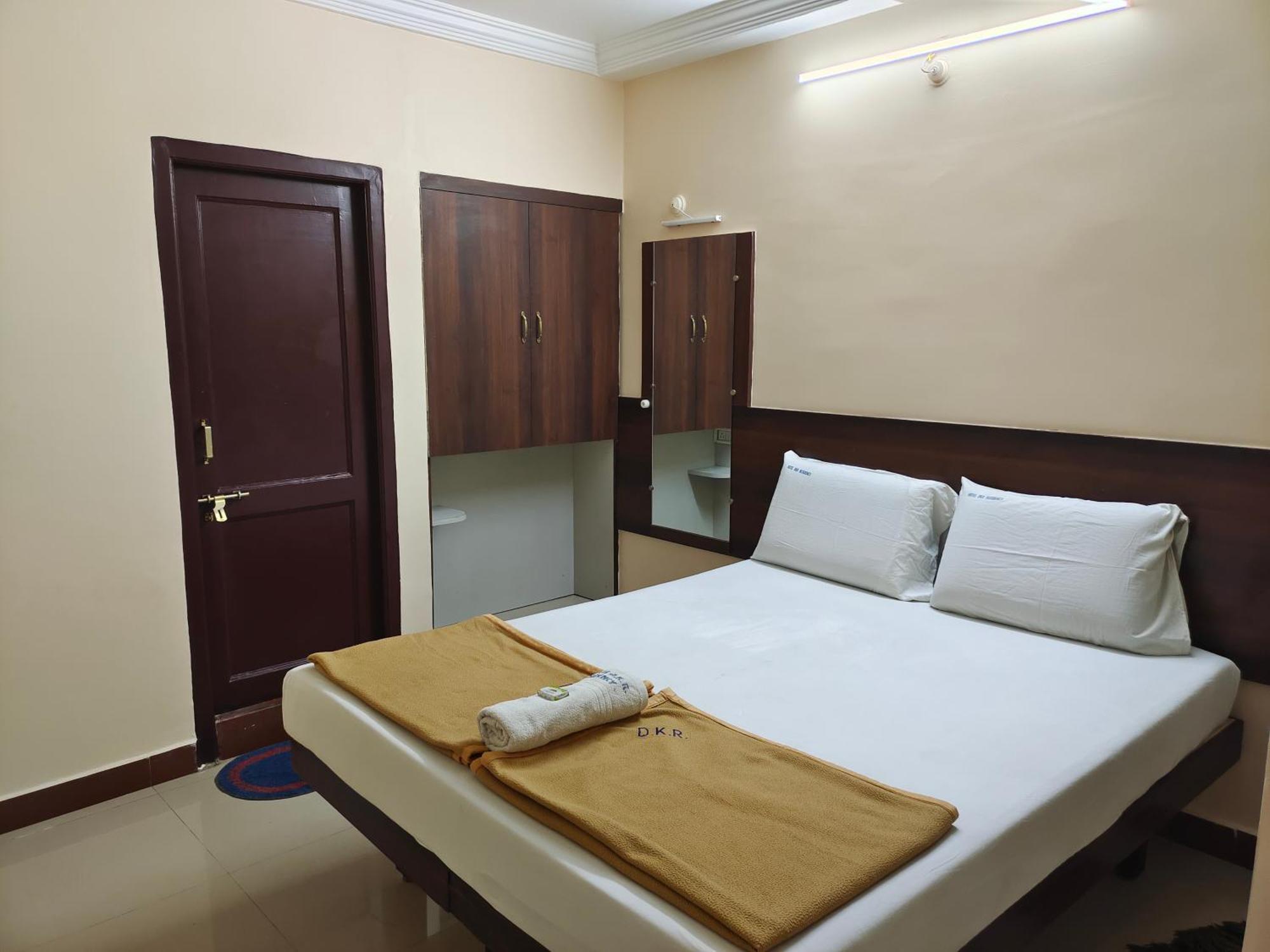 Hotel Dkr Residency Tirupati Ngoại thất bức ảnh