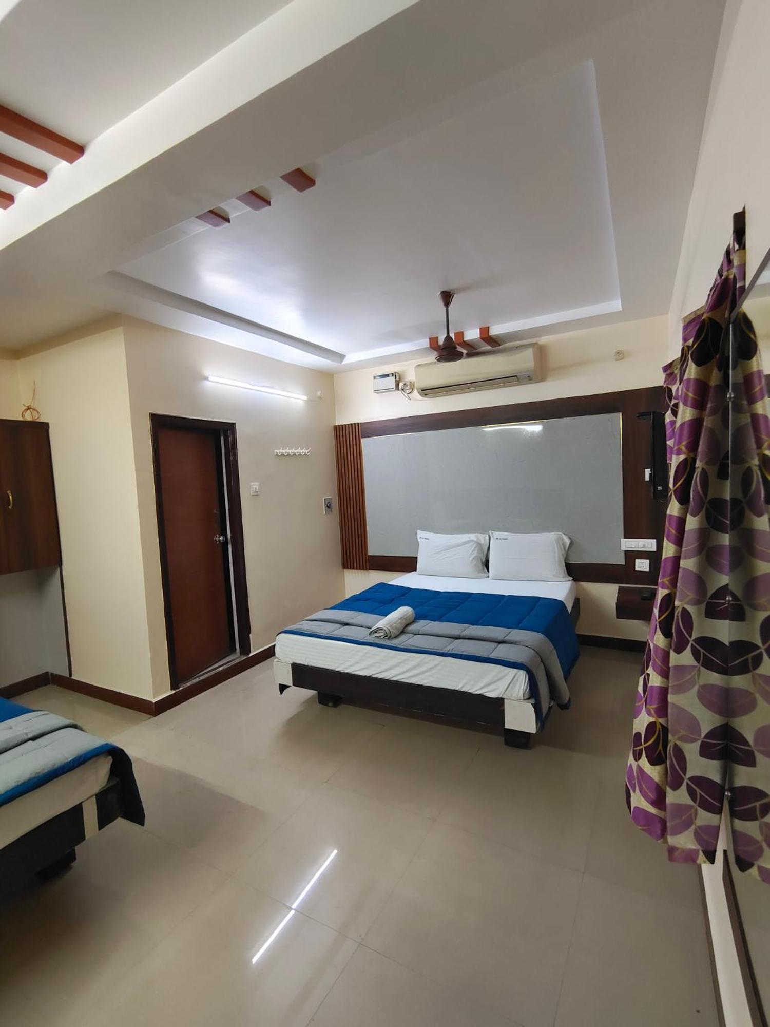 Hotel Dkr Residency Tirupati Ngoại thất bức ảnh